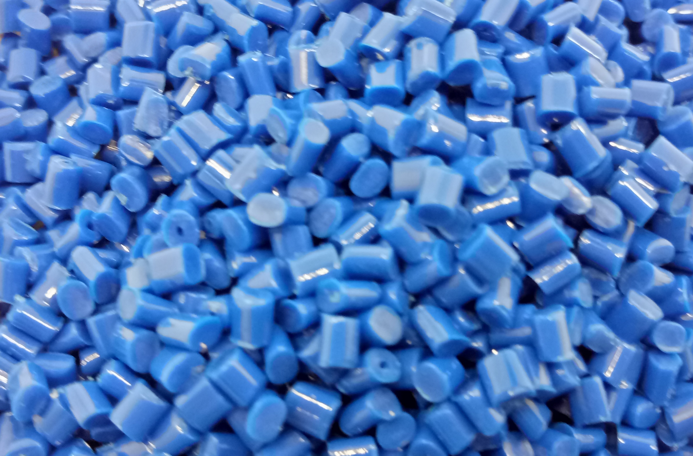 買色母塑膠顆粒，一定要選擇專業(yè)廠家